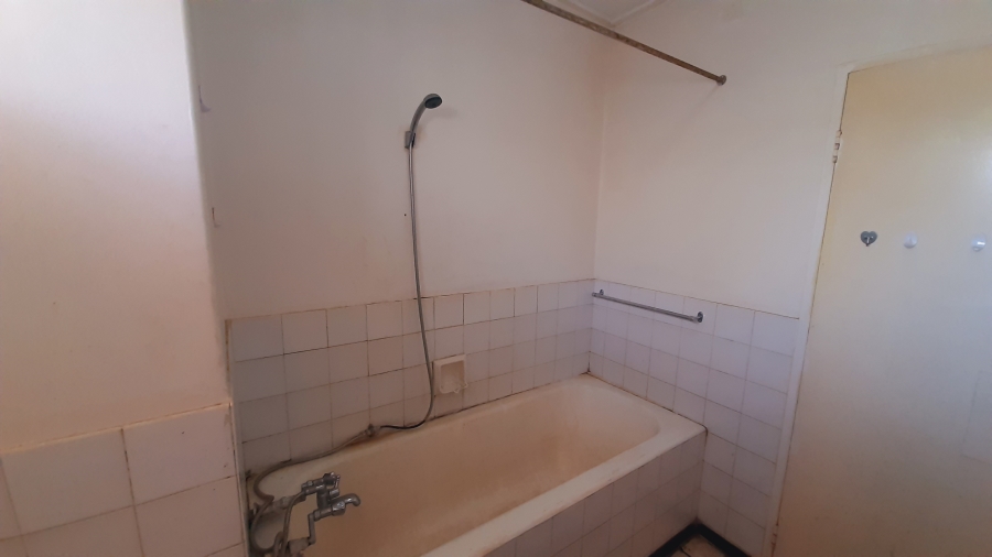 1 Bedroom Property for Sale in Potchefstroom North West